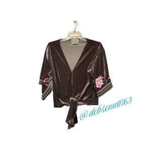 DeJaVu  Mira Velvet Top